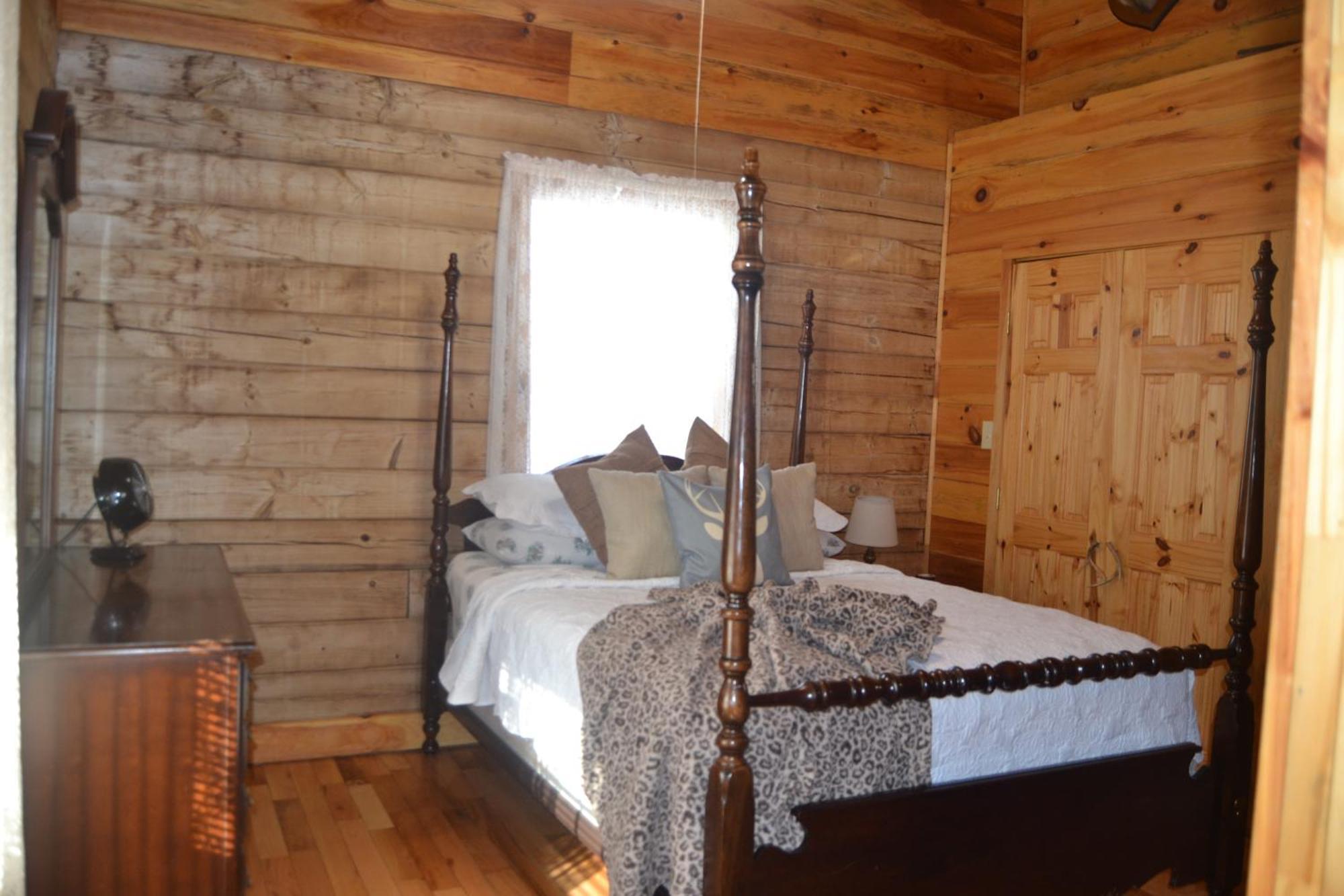 The Willow, Secluded And Cozy Country Cabin Ravenna Bagian luar foto